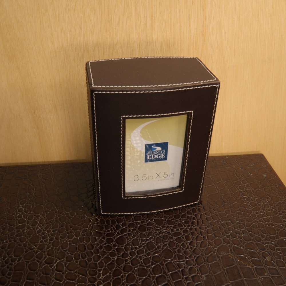 Journeys Edge Brown Faux Leather Photo Album Box 3.5x5 Frame 3-Pack Sleeves